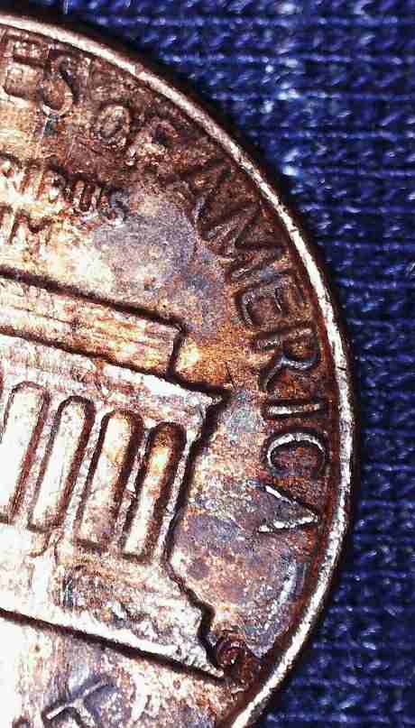 1982-P-Large-Date...misaligned-Die?